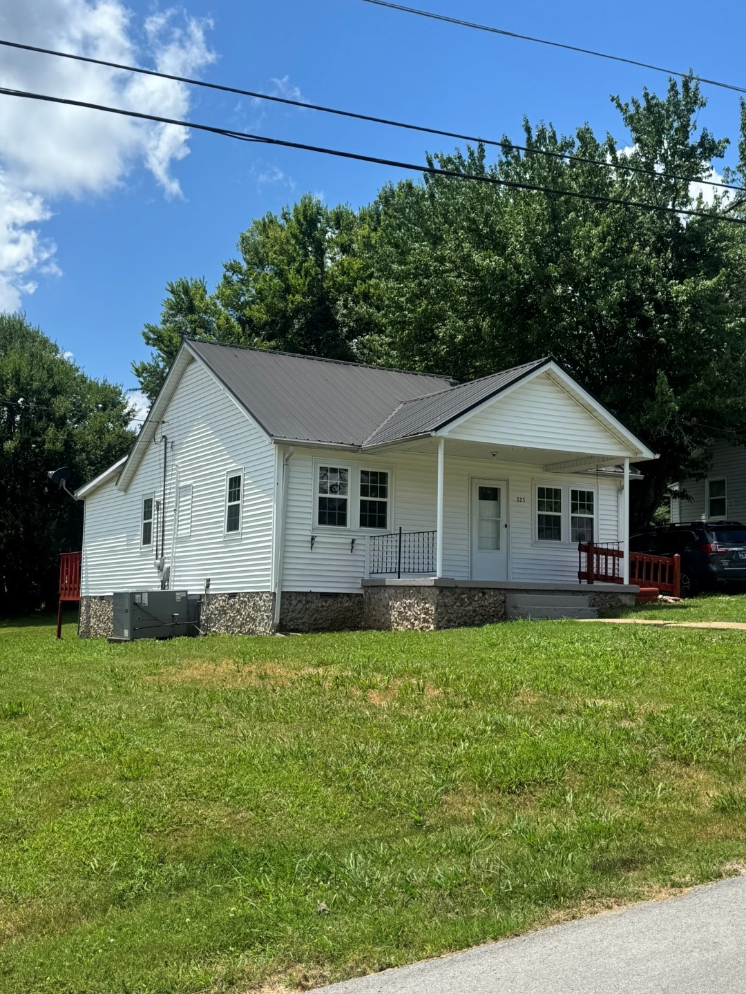 323 Hayes St
