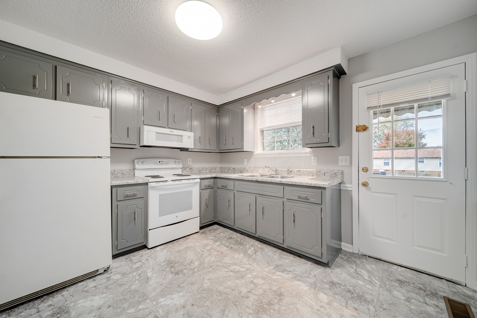 634 R S Bradley Blvd