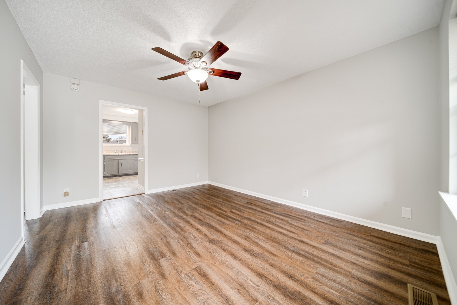 634 R S Bradley Blvd