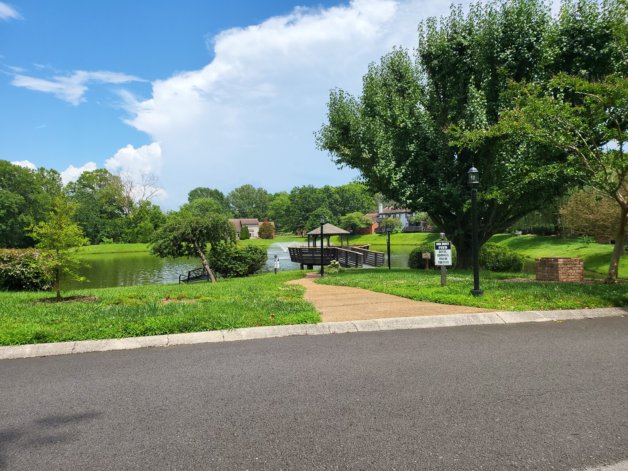 142 Hearthstone Manor Cir