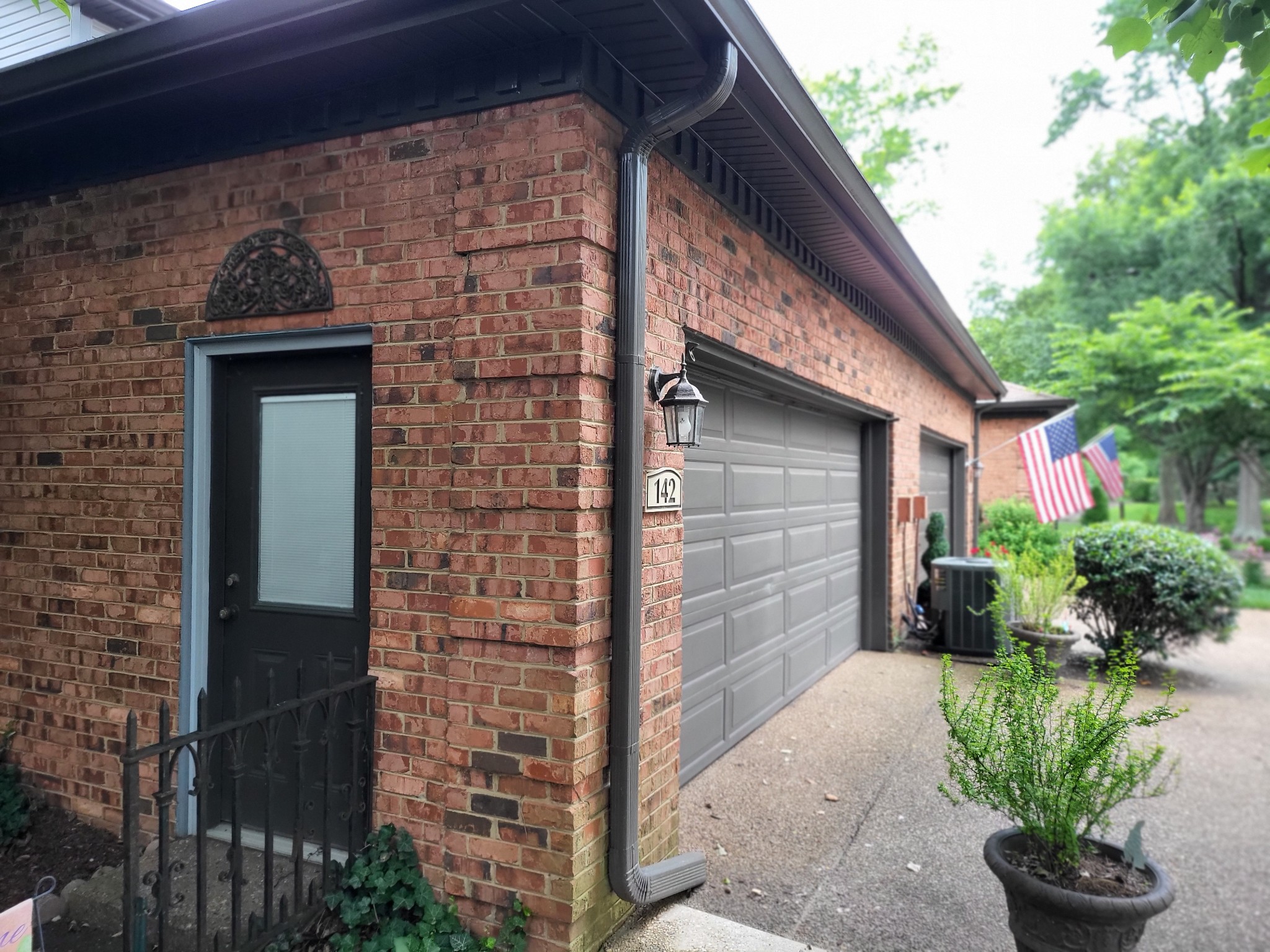 142 Hearthstone Manor Cir