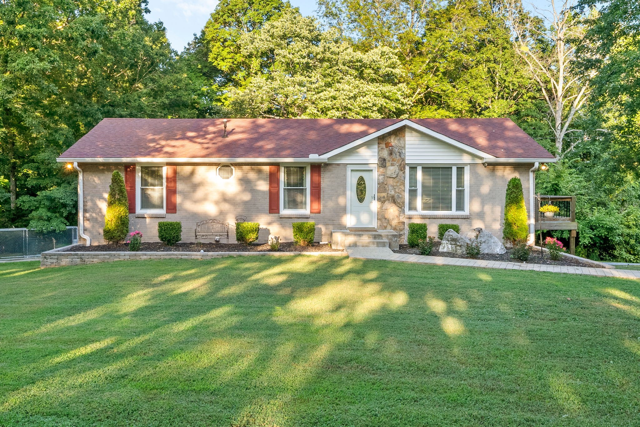 1001 Issac Clifton Rd