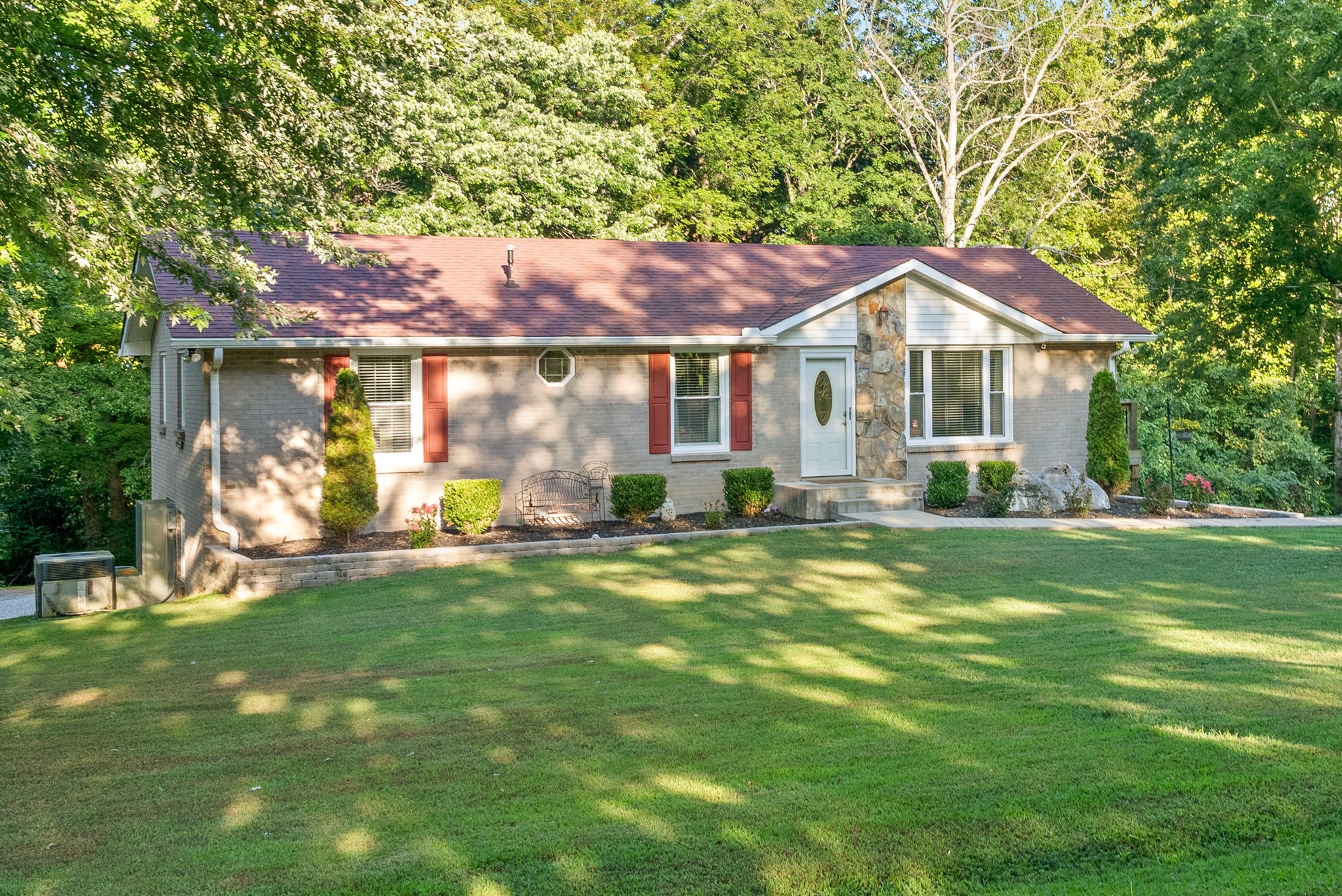 1001 Issac Clifton Rd