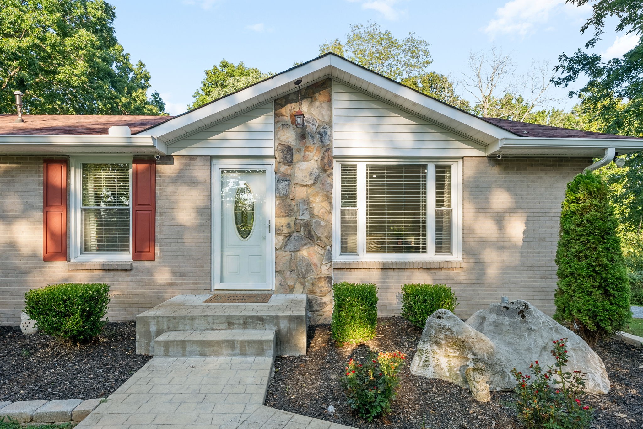 1001 Issac Clifton Rd