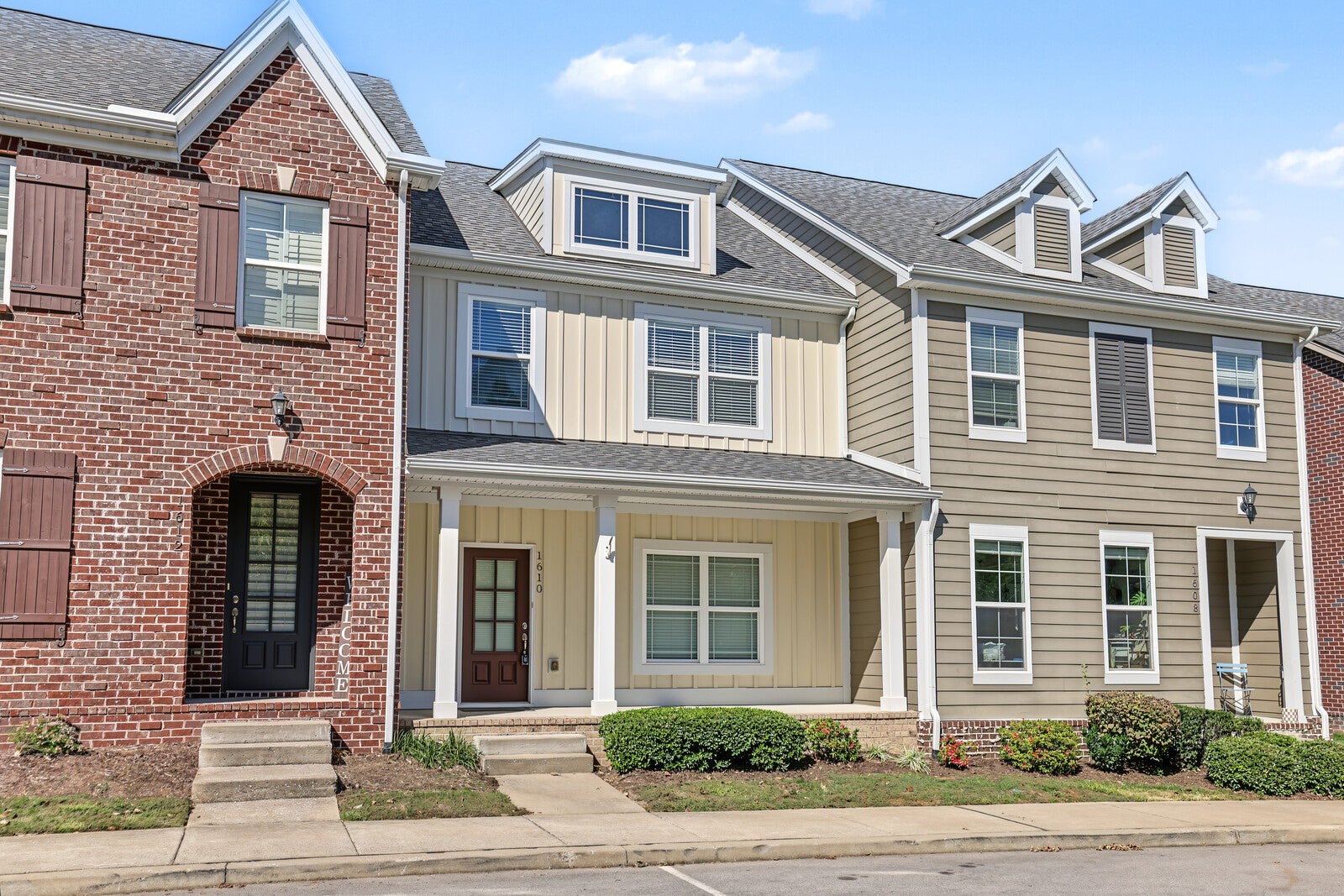 3-bed listing at 1610 Shadow Green Dr, Franklin