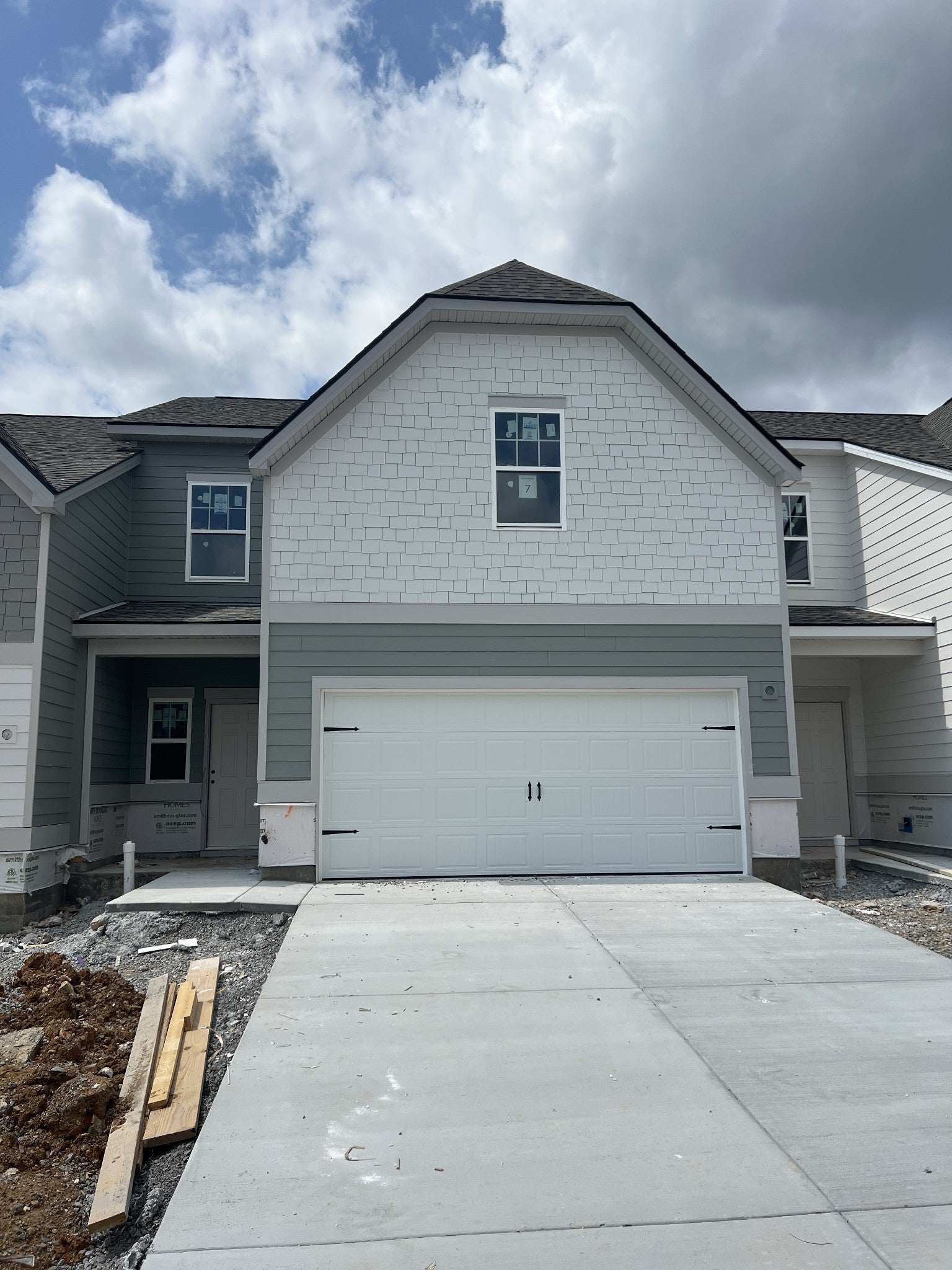 1225 Bronte Dr