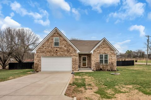 700 Redwood Cir Columbia TN 38401