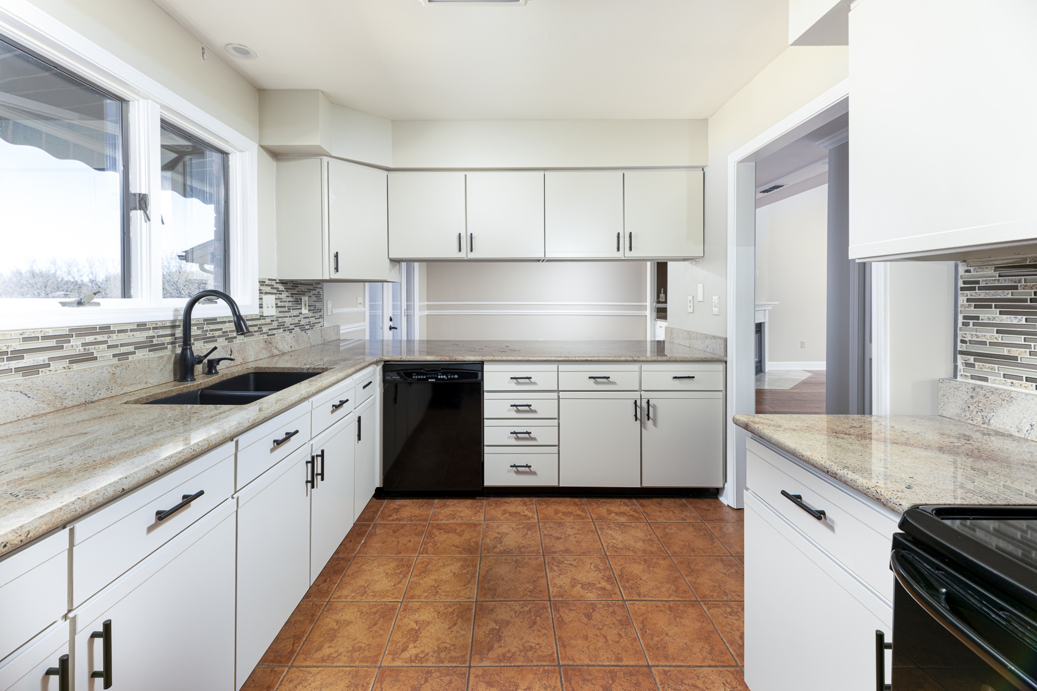 Clarksville, Tennessee 37043, United States, 2 Bedrooms Bedrooms, ,3 BathroomsBathrooms,Residential,Active,89976