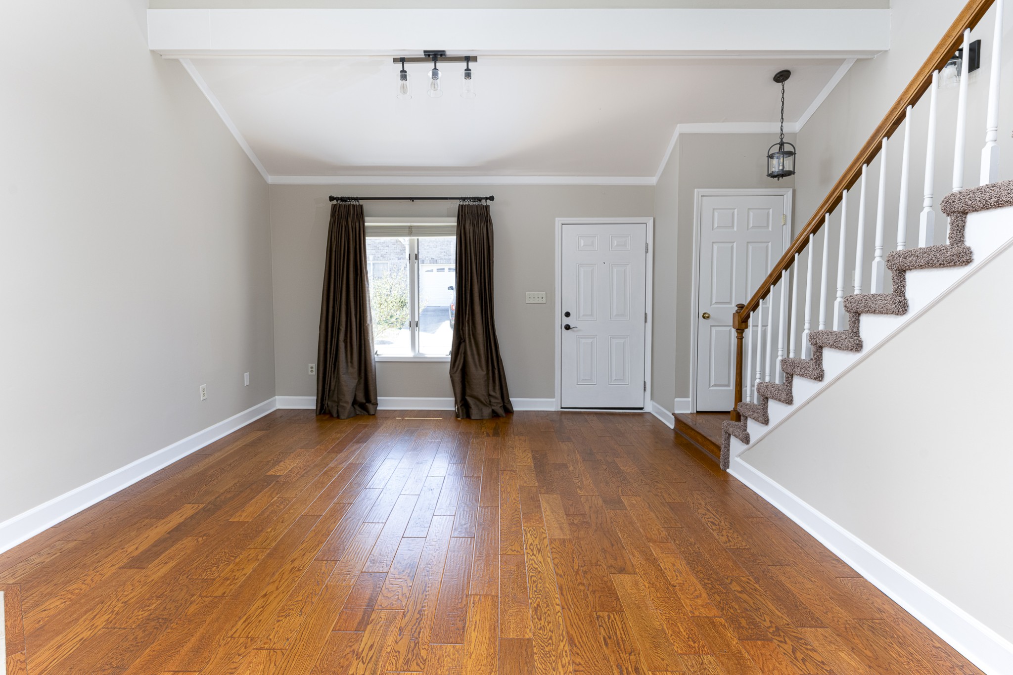 Clarksville, Tennessee 37043, United States, 2 Bedrooms Bedrooms, ,3 BathroomsBathrooms,Residential,Active,89976