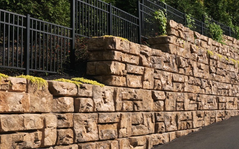 Clarksville, Tennessee 37043, United States, 2 Bedrooms Bedrooms, ,3 BathroomsBathrooms,Residential,Active,89976