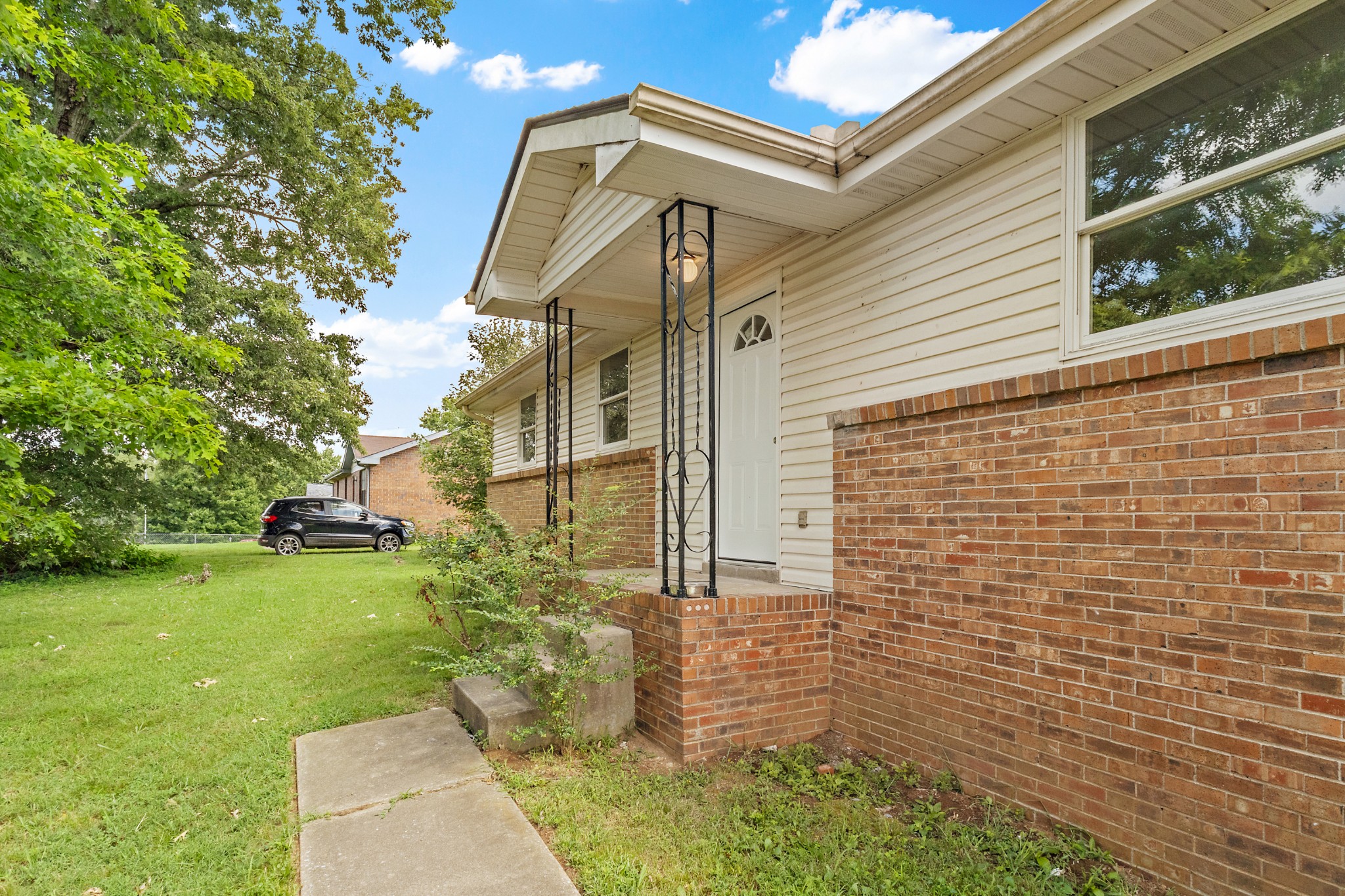 1509 Ridgewood Ct E