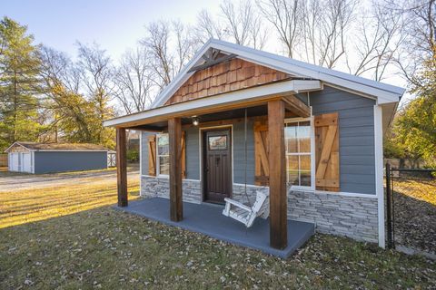 2828 Old Greenbrier Pike Greenbrier TN 37073