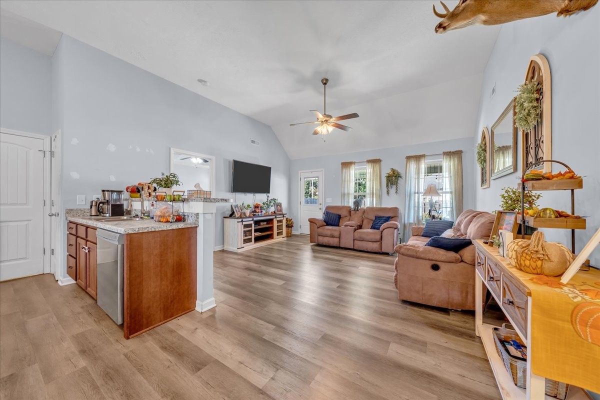 107 Grace Ct