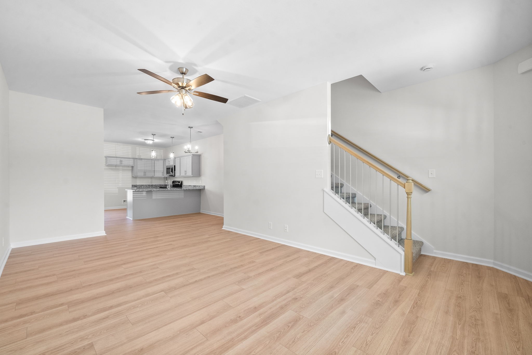 Clarksville, Tennessee 37043, United States, 2 Bedrooms Bedrooms, ,3 BathroomsBathrooms,Residential,Active,103432