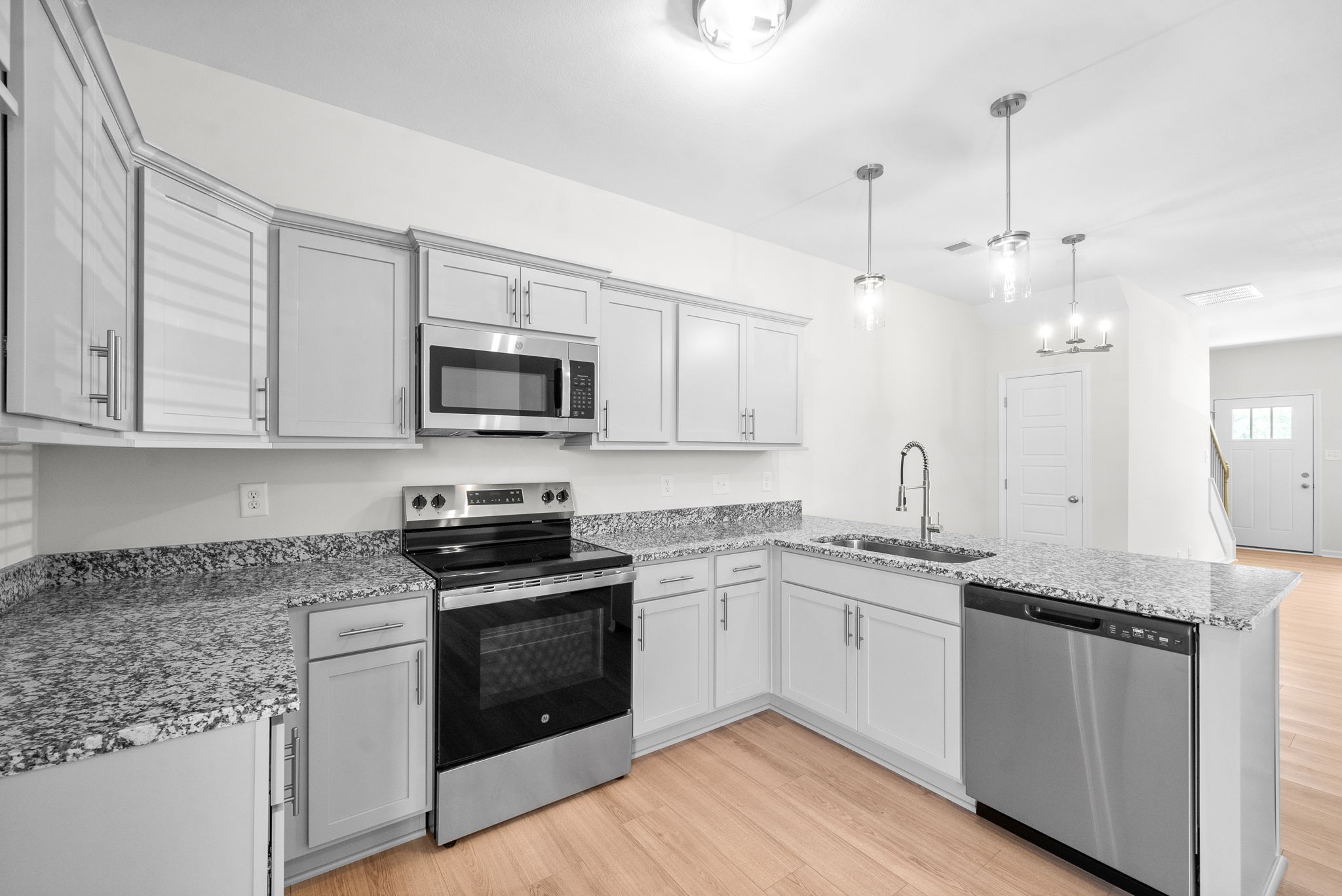 Clarksville, Tennessee 37043, United States, 2 Bedrooms Bedrooms, ,3 BathroomsBathrooms,Residential,Active,103432