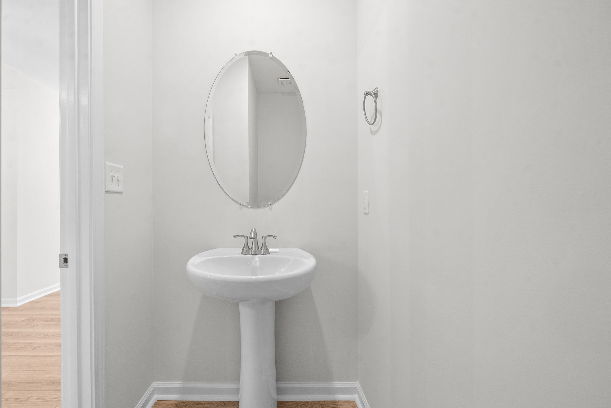 Clarksville, Tennessee 37043, United States, 2 Bedrooms Bedrooms, ,3 BathroomsBathrooms,Residential,Active,103432