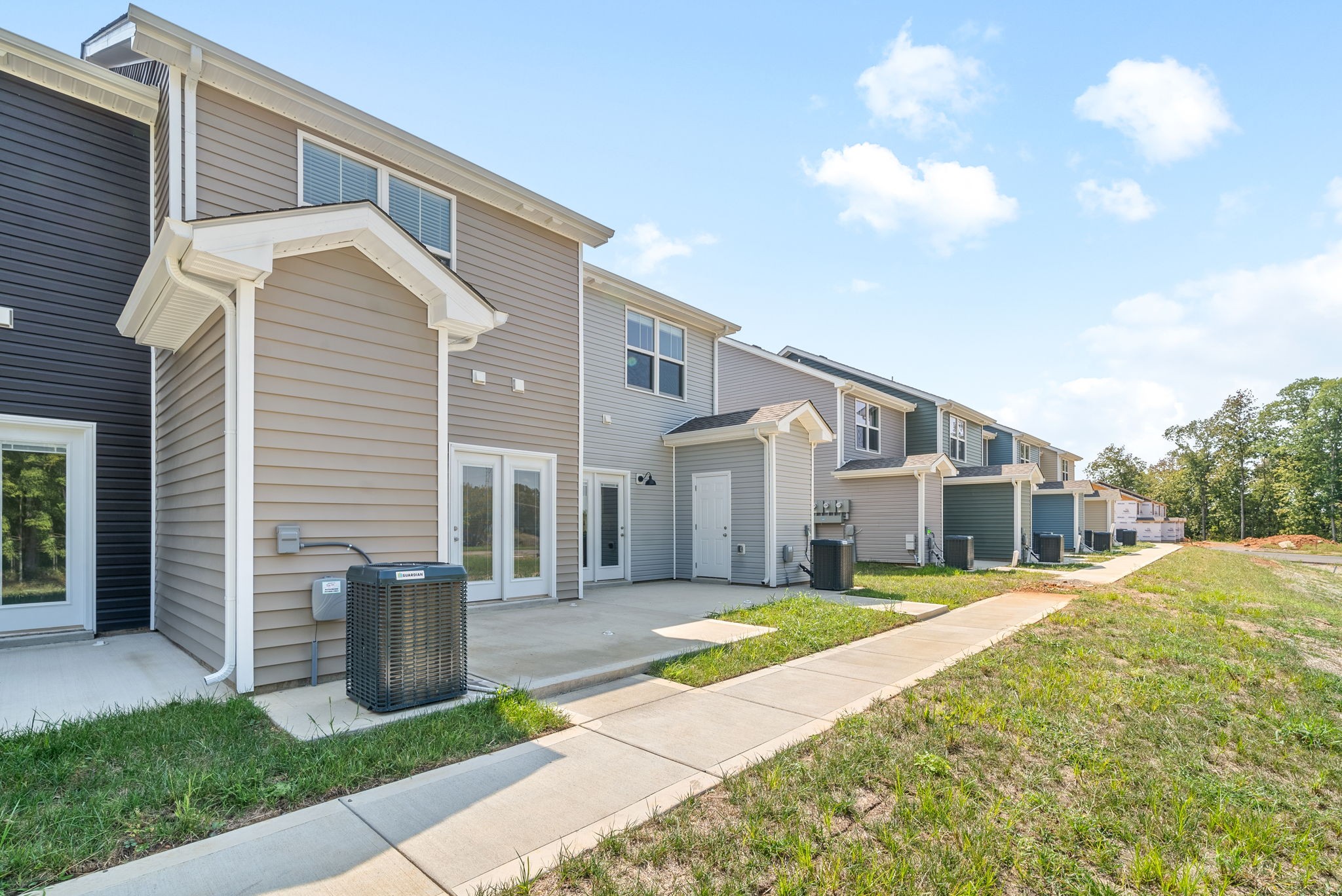 Clarksville, Tennessee 37043, United States, 2 Bedrooms Bedrooms, ,3 BathroomsBathrooms,Residential,Active,103432