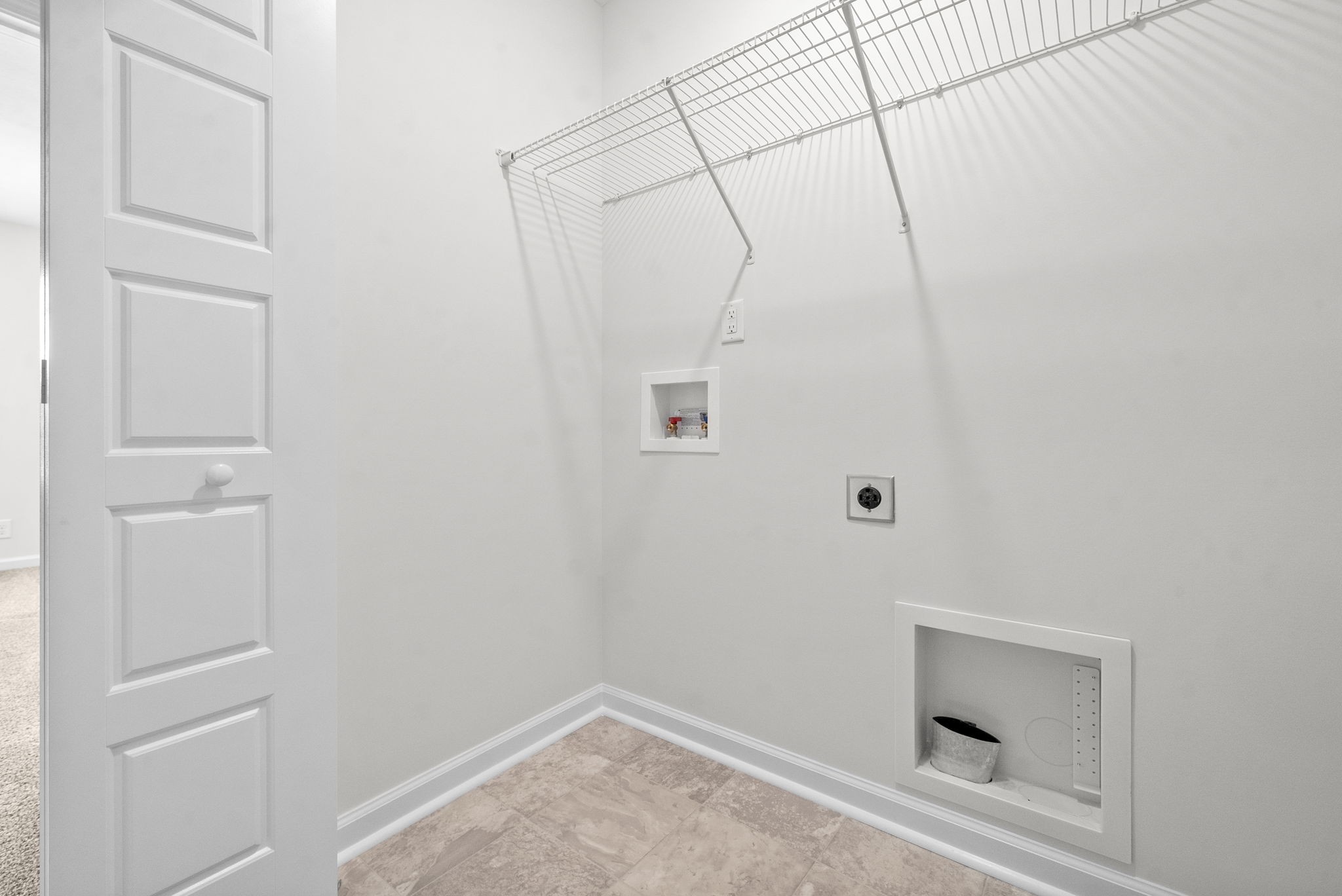 Clarksville, Tennessee 37043, United States, 2 Bedrooms Bedrooms, ,3 BathroomsBathrooms,Residential,Active,103432