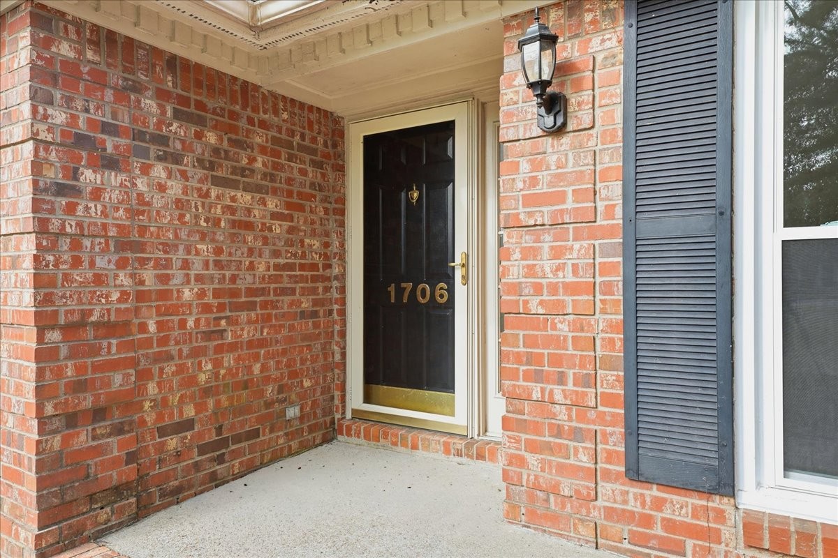 1706 Wiltshire Dr