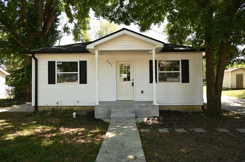 Photo of 411 Glenn St, Clarksville, TN 37040 (MLS # 3171290)
