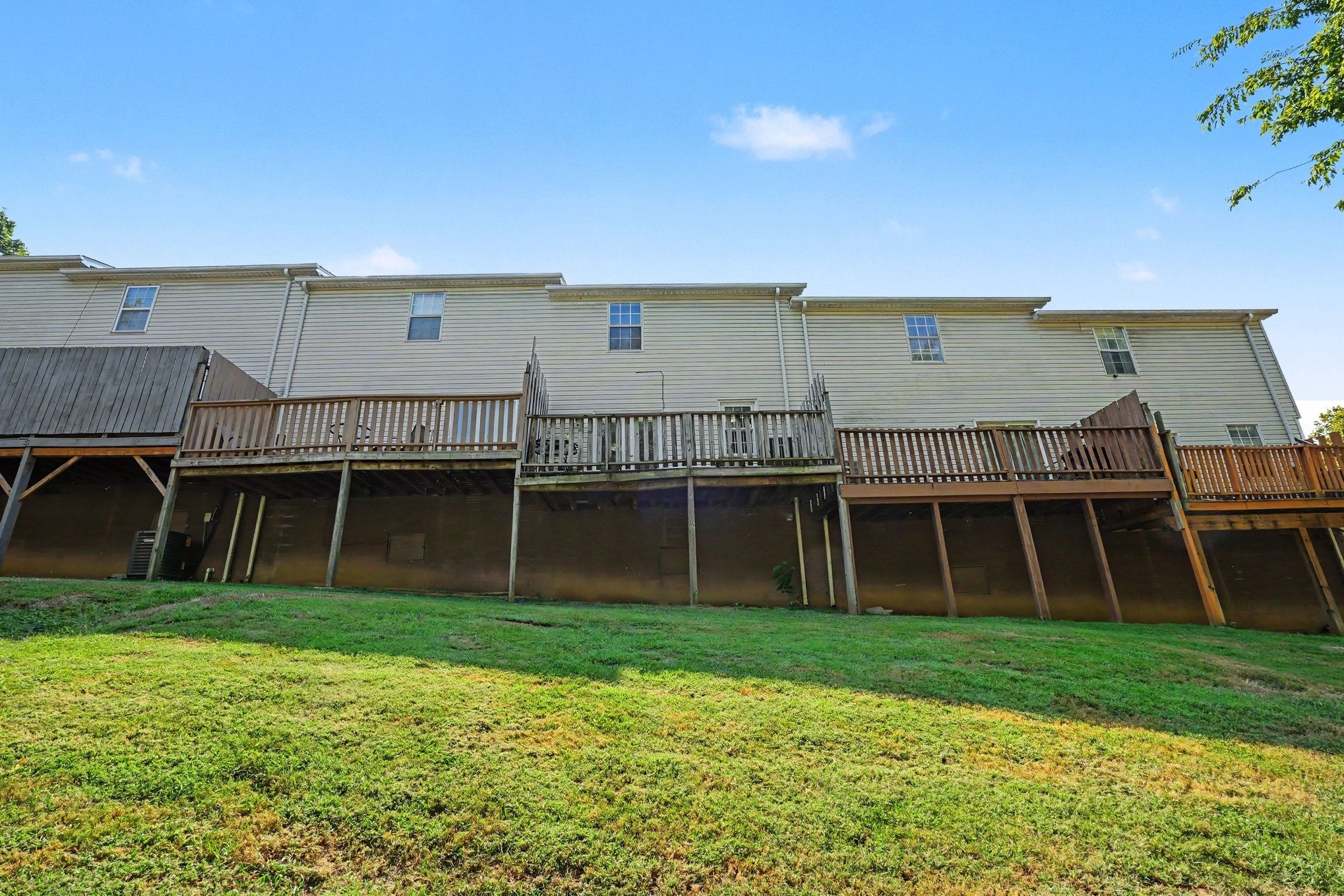 129 Five Oaks Dr