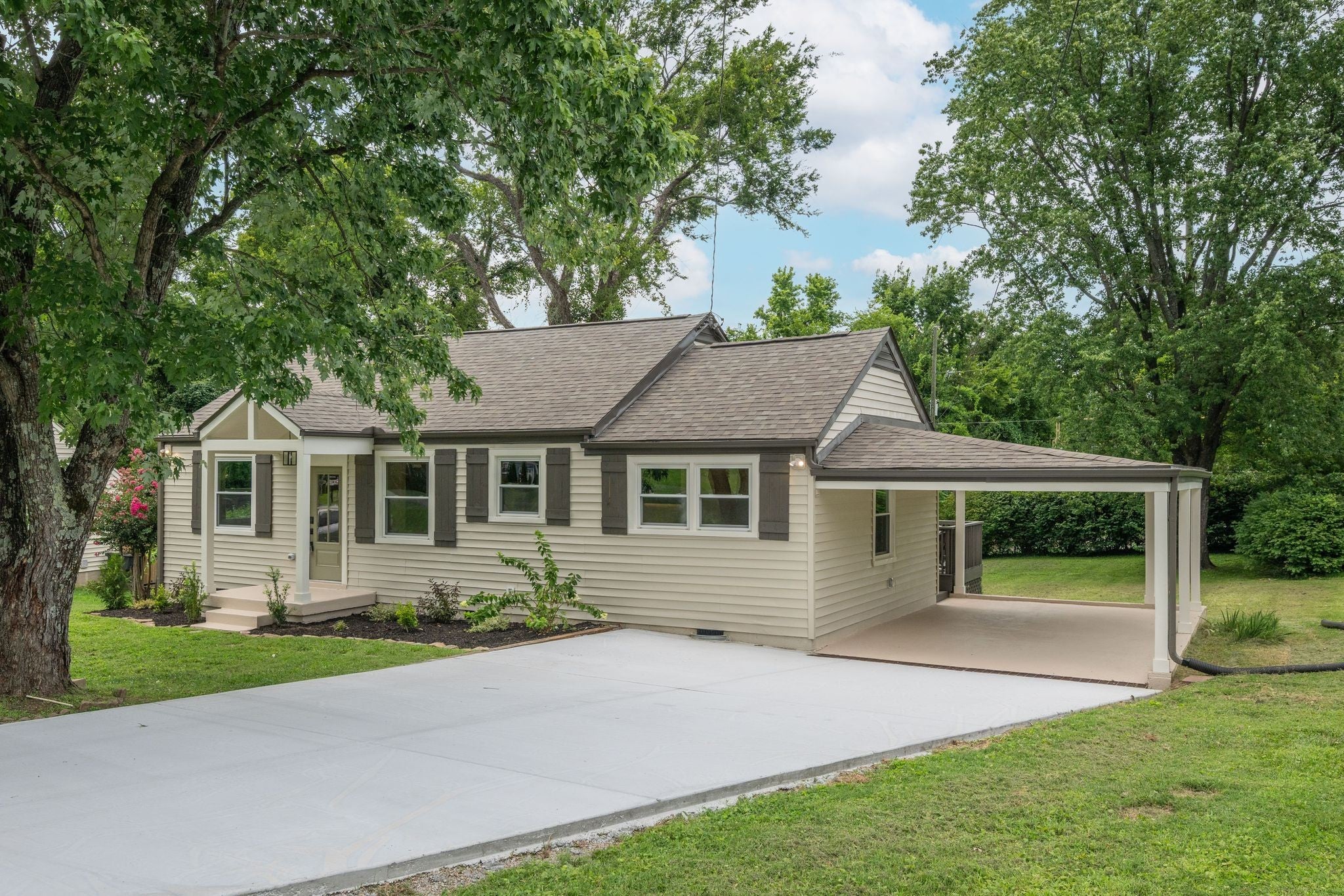 2705 Live Oak Rd