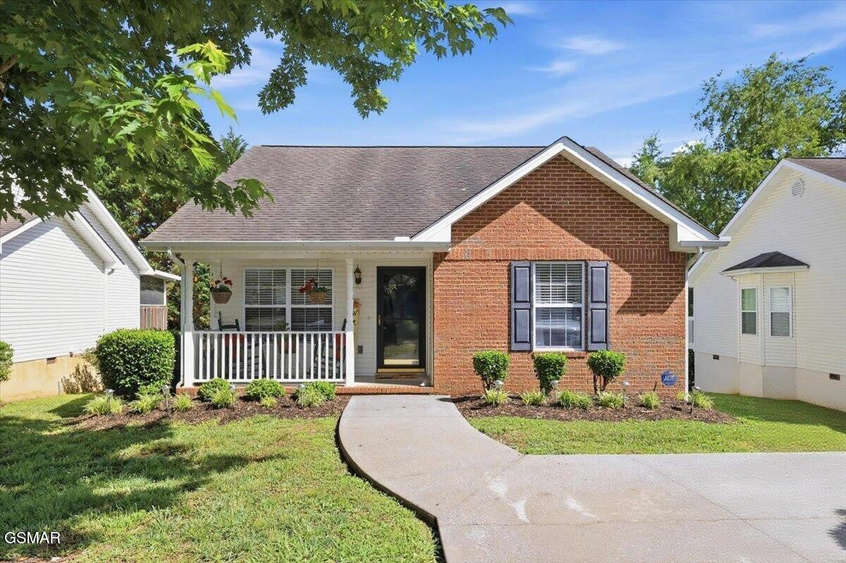 1523 Mayberry Lane