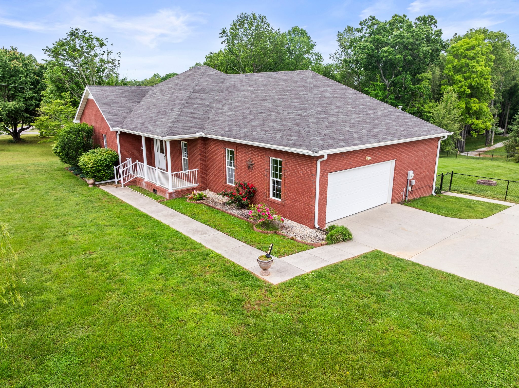 416 Overlook Cir