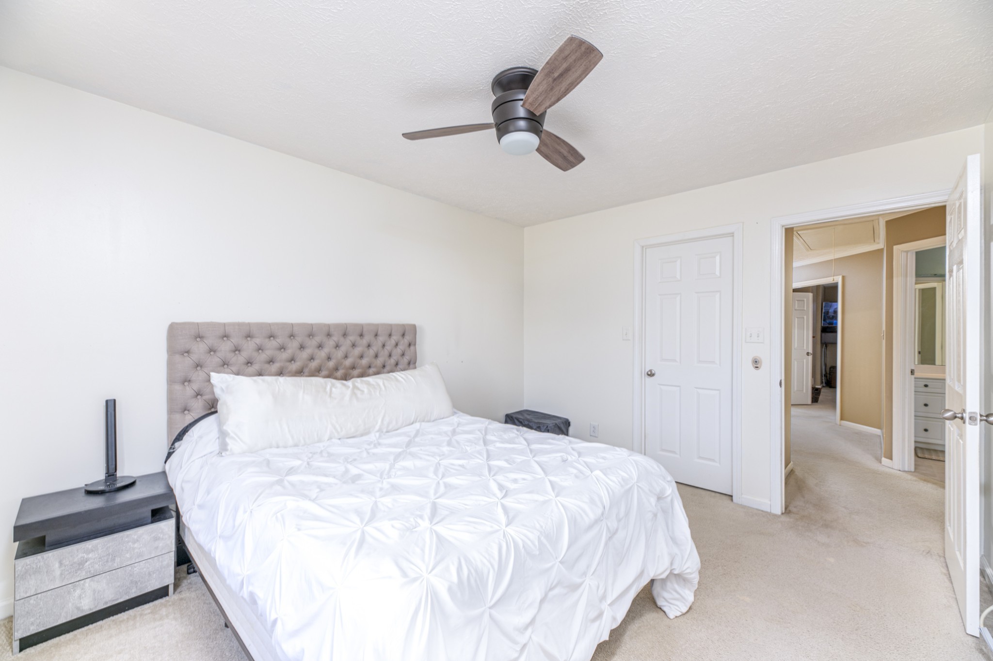 Clarksville, Tennessee 37040, United States, 4 Bedrooms Bedrooms, ,3 BathroomsBathrooms,Residential,Active,192705