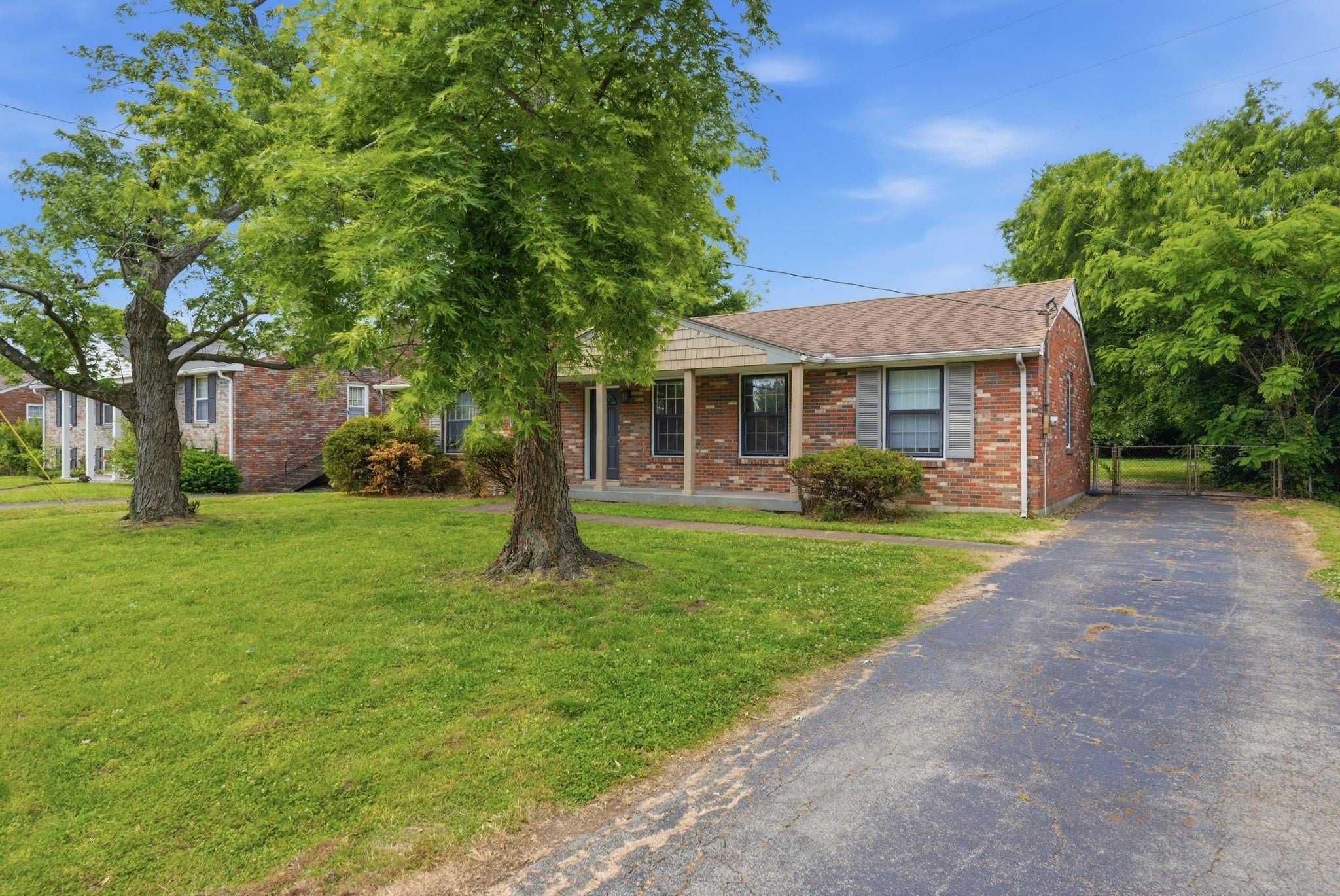 441 Lynn Dr