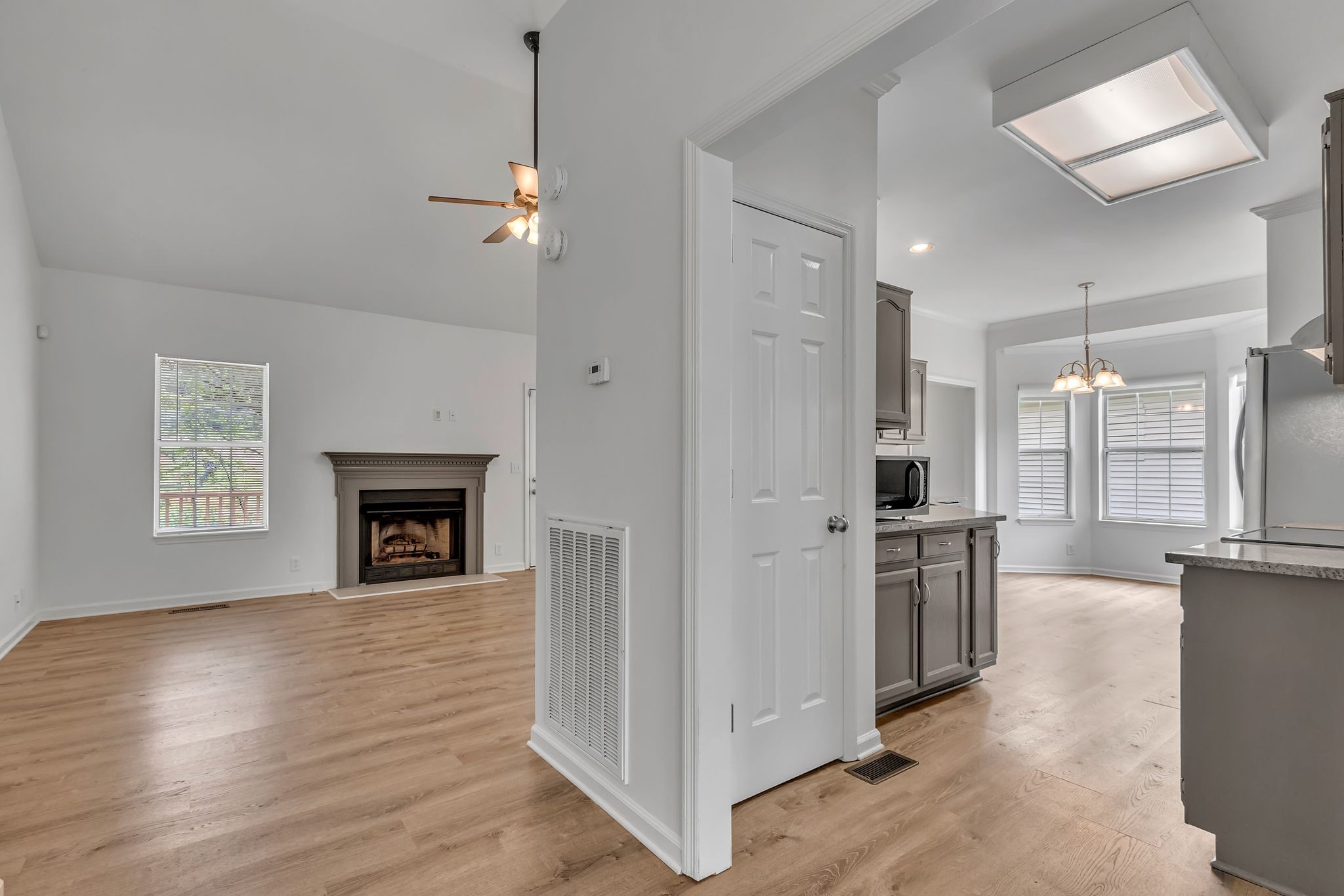2321 Surrey Ln