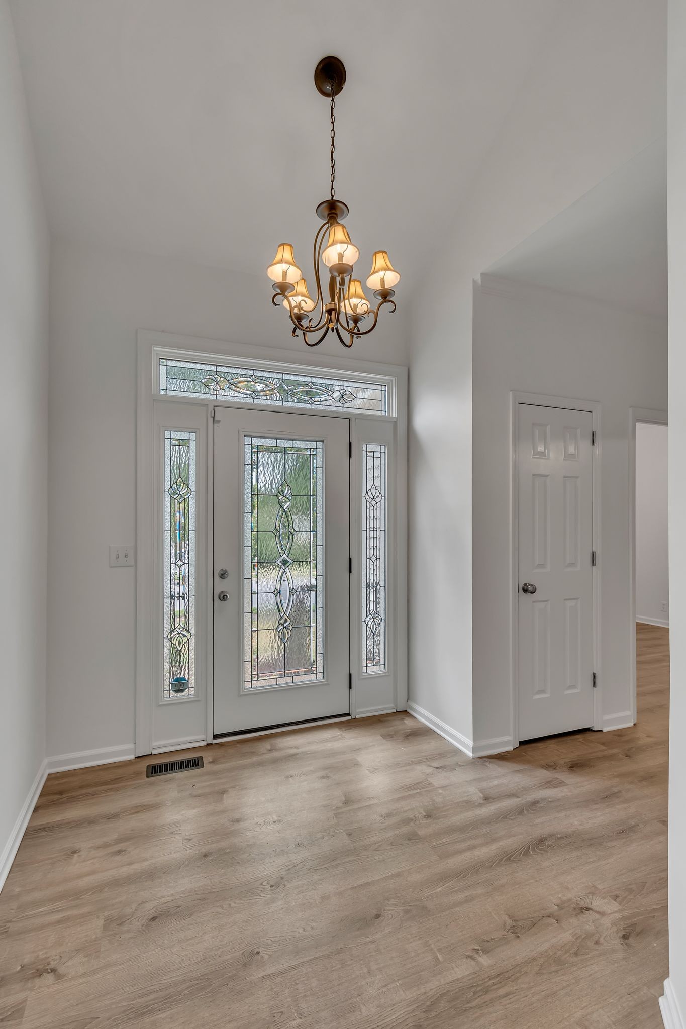 2321 Surrey Ln