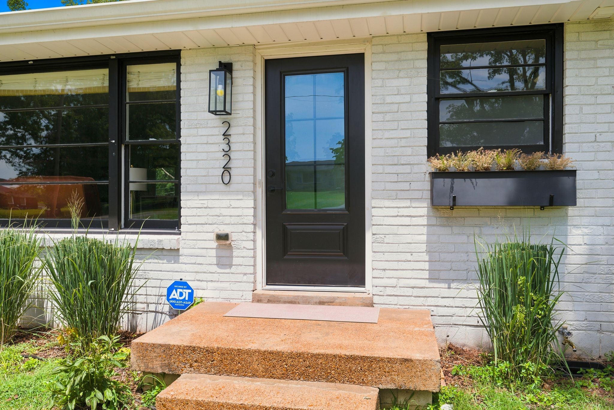 2320 Ridgeland Dr