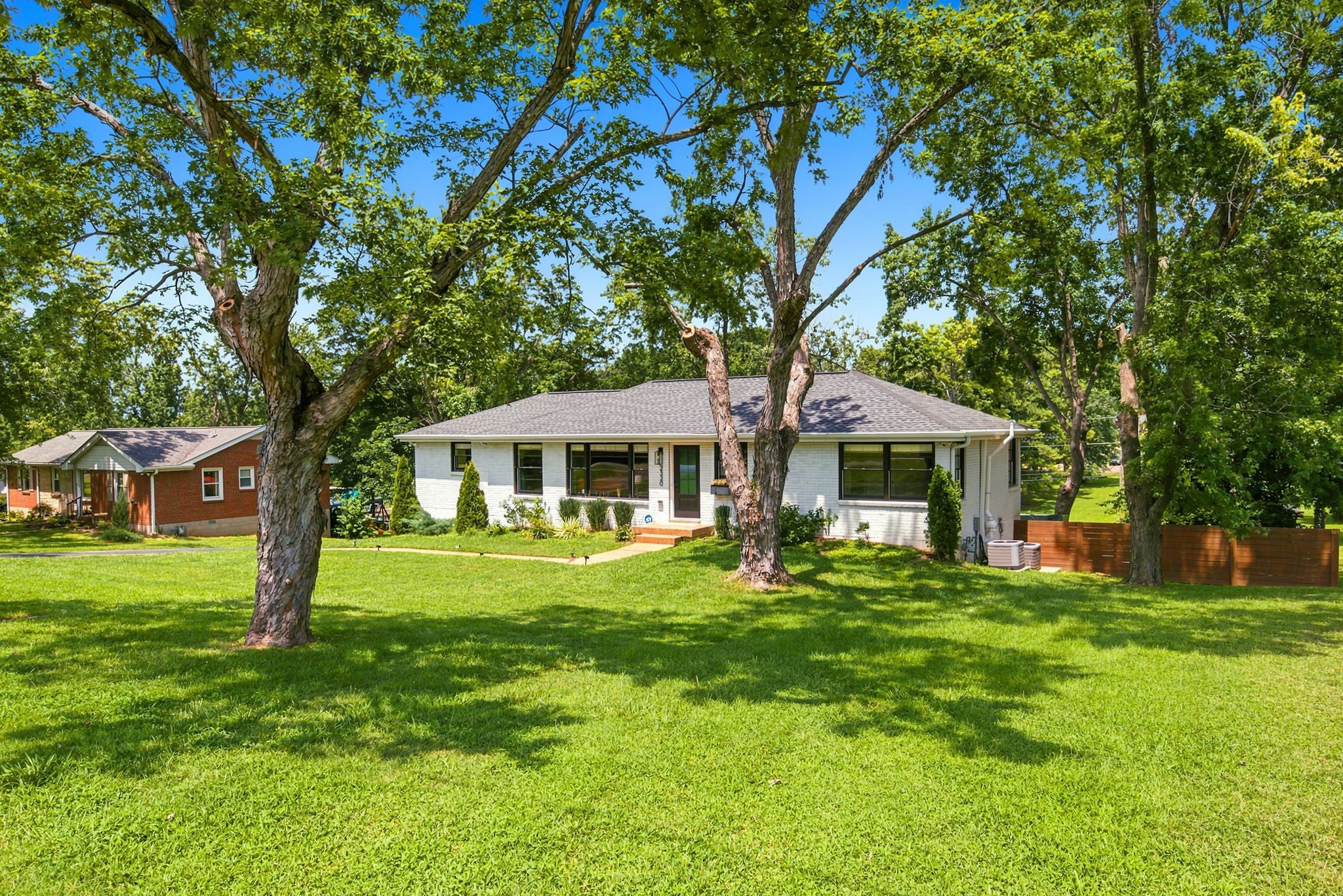 2320 Ridgeland Dr