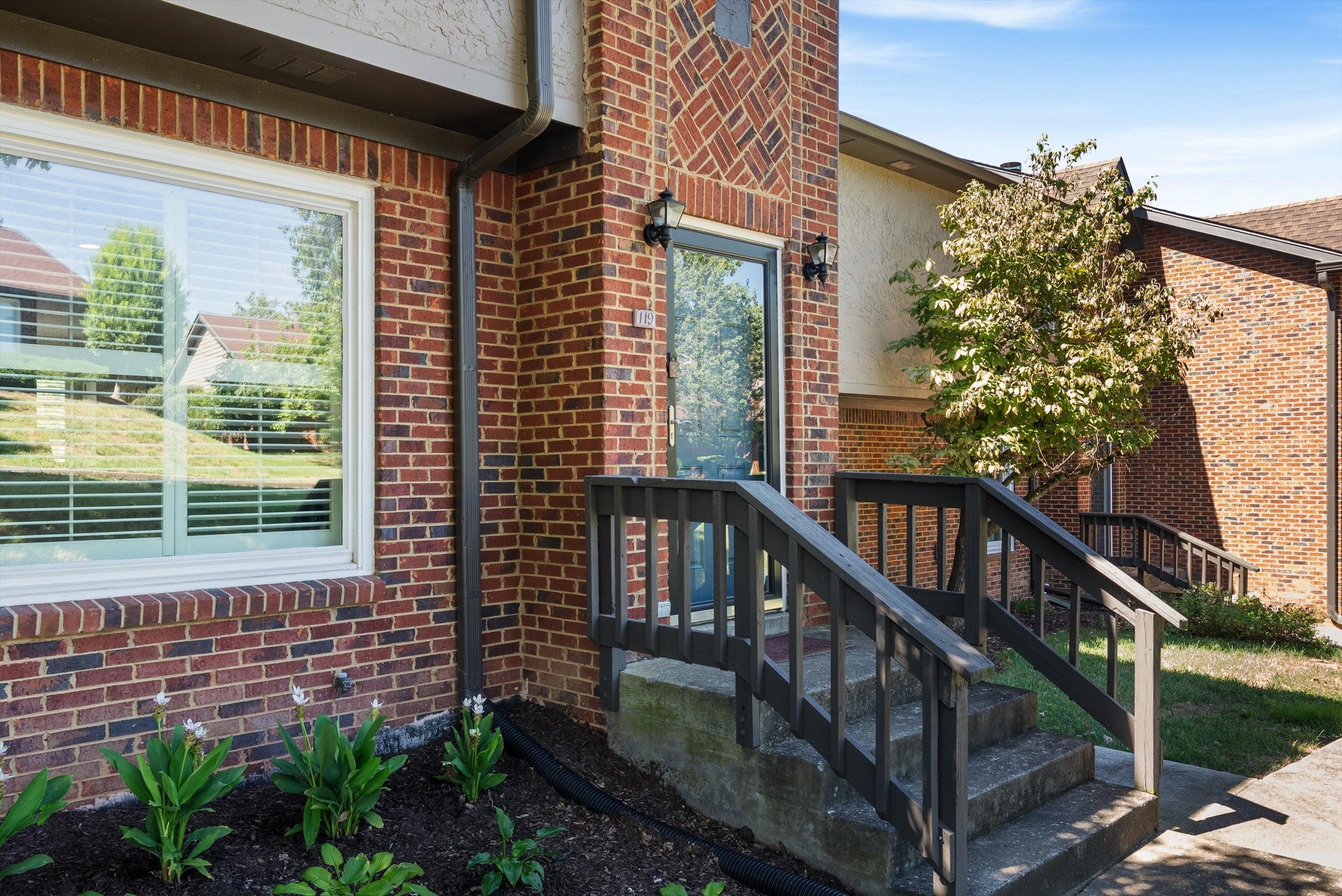 119 Highland Villa Dr