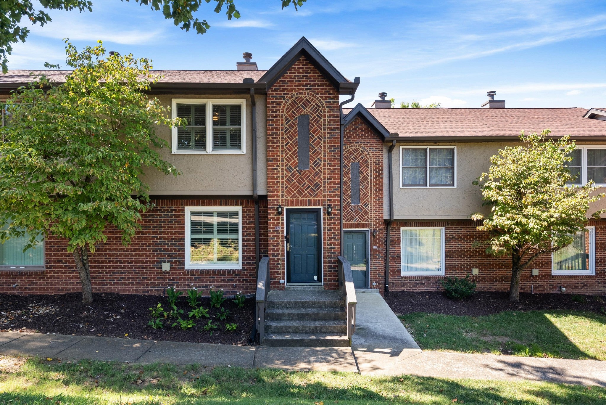 119 Highland Villa Dr