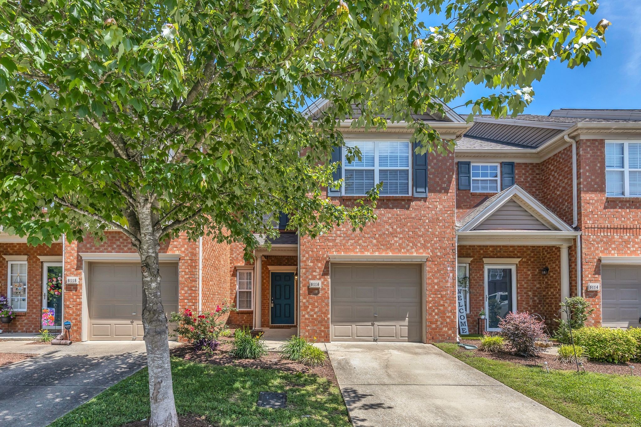 8116 Valley Oak Dr