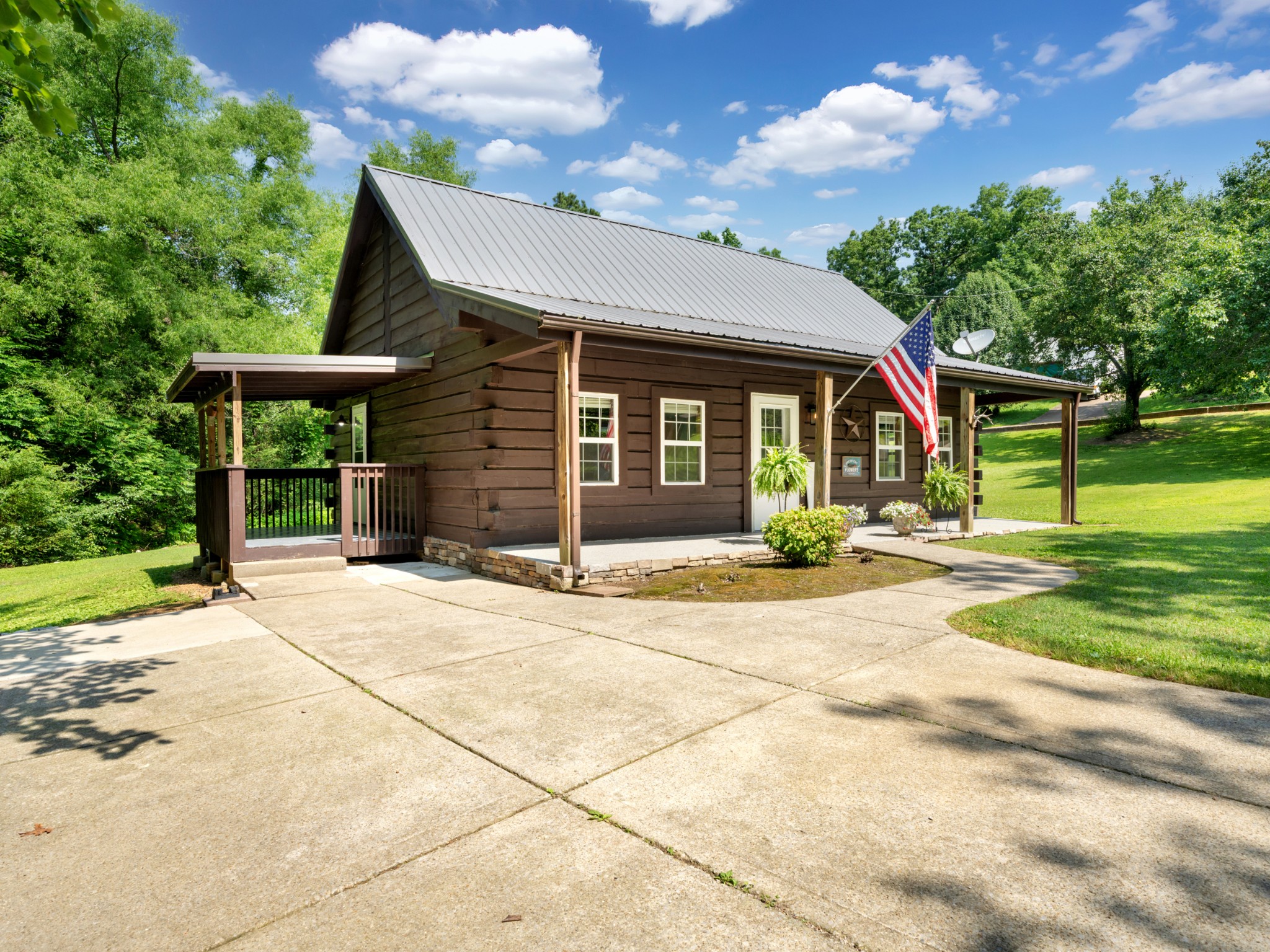 223 Oak Tree Dr