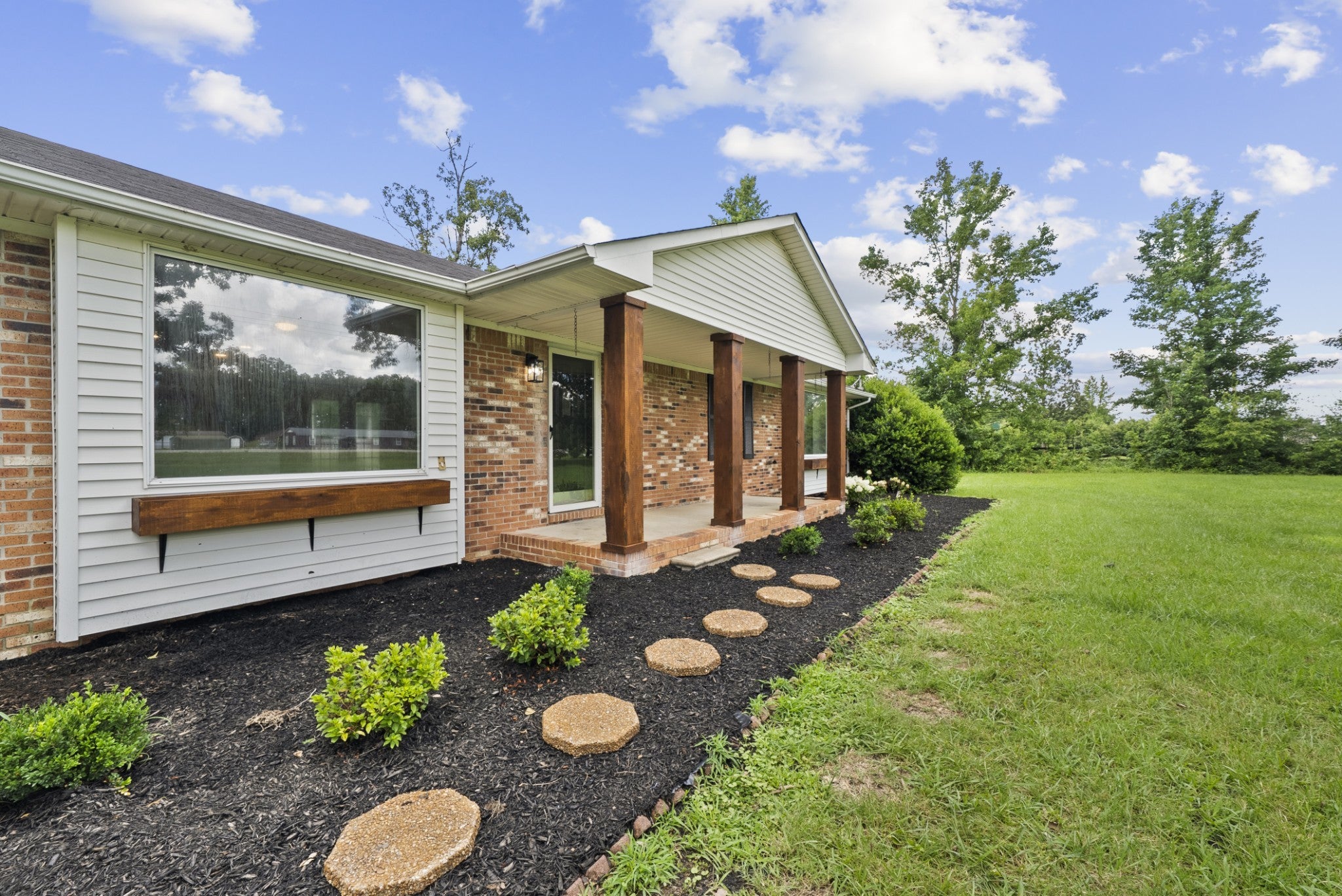 4982 Highway 43 N
