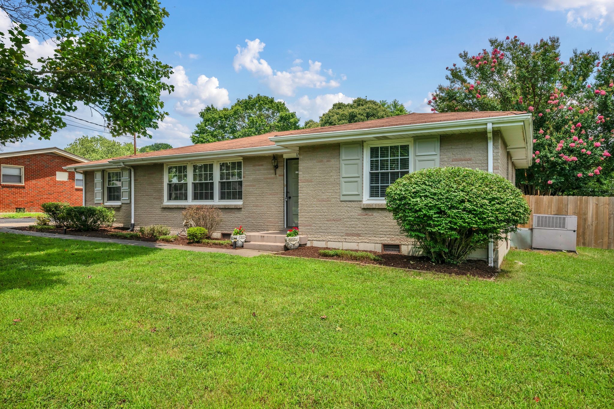 115 Newport Dr