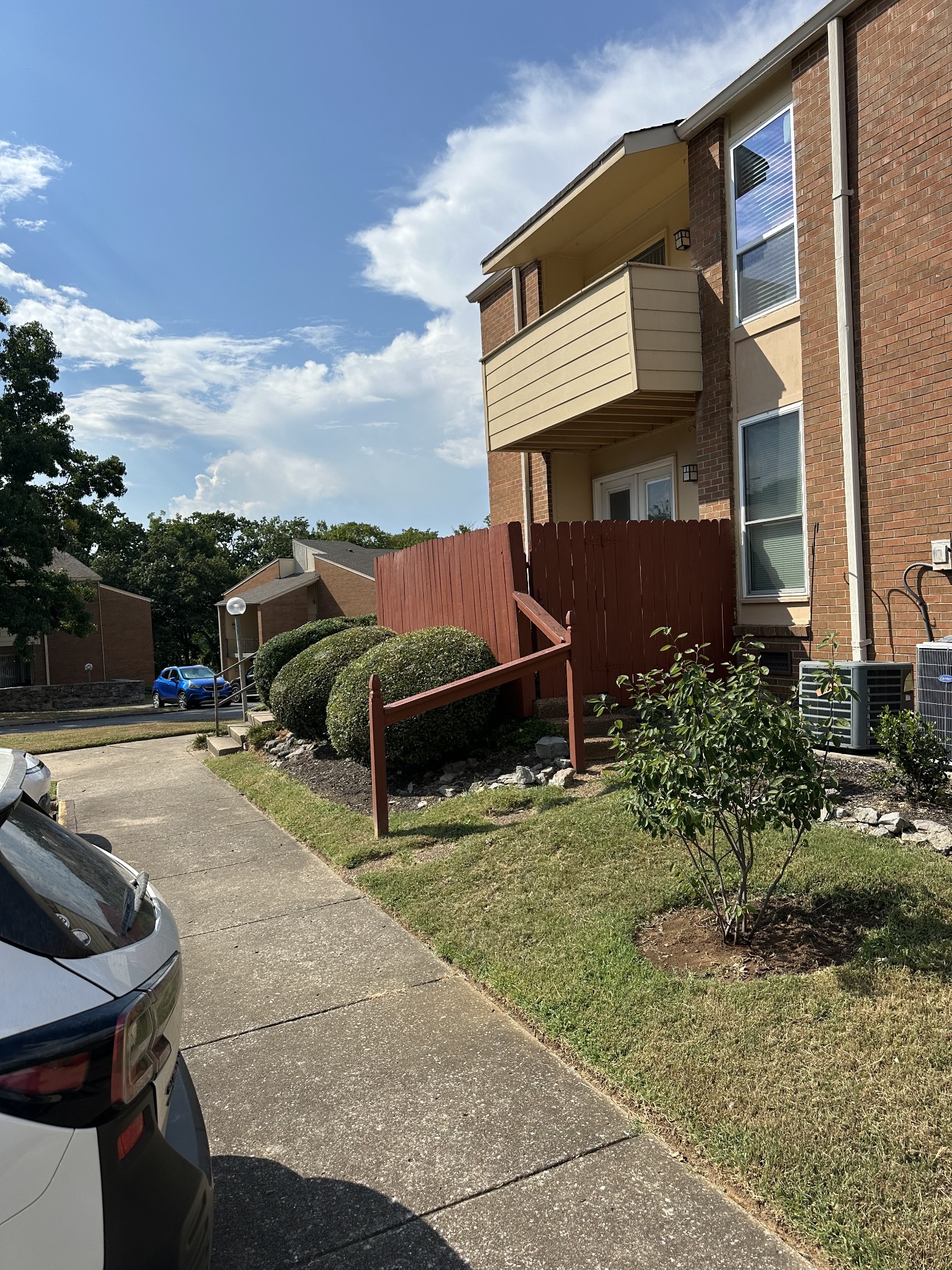 515 Basswood Ave 83