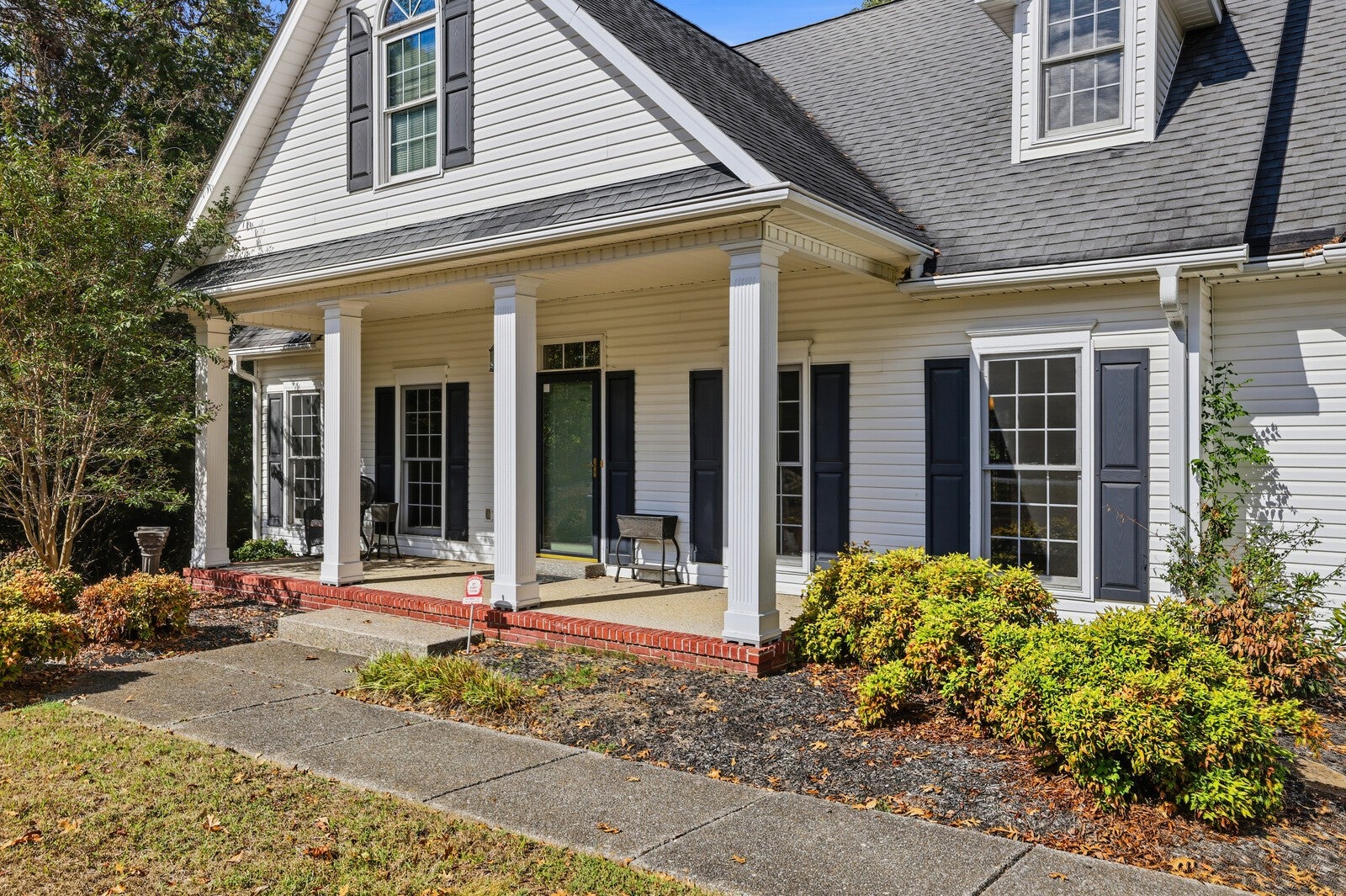 1205 Confederate Dr