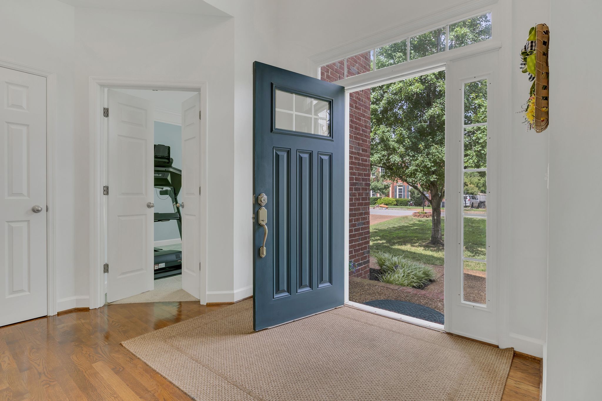 3126 Bush Dr