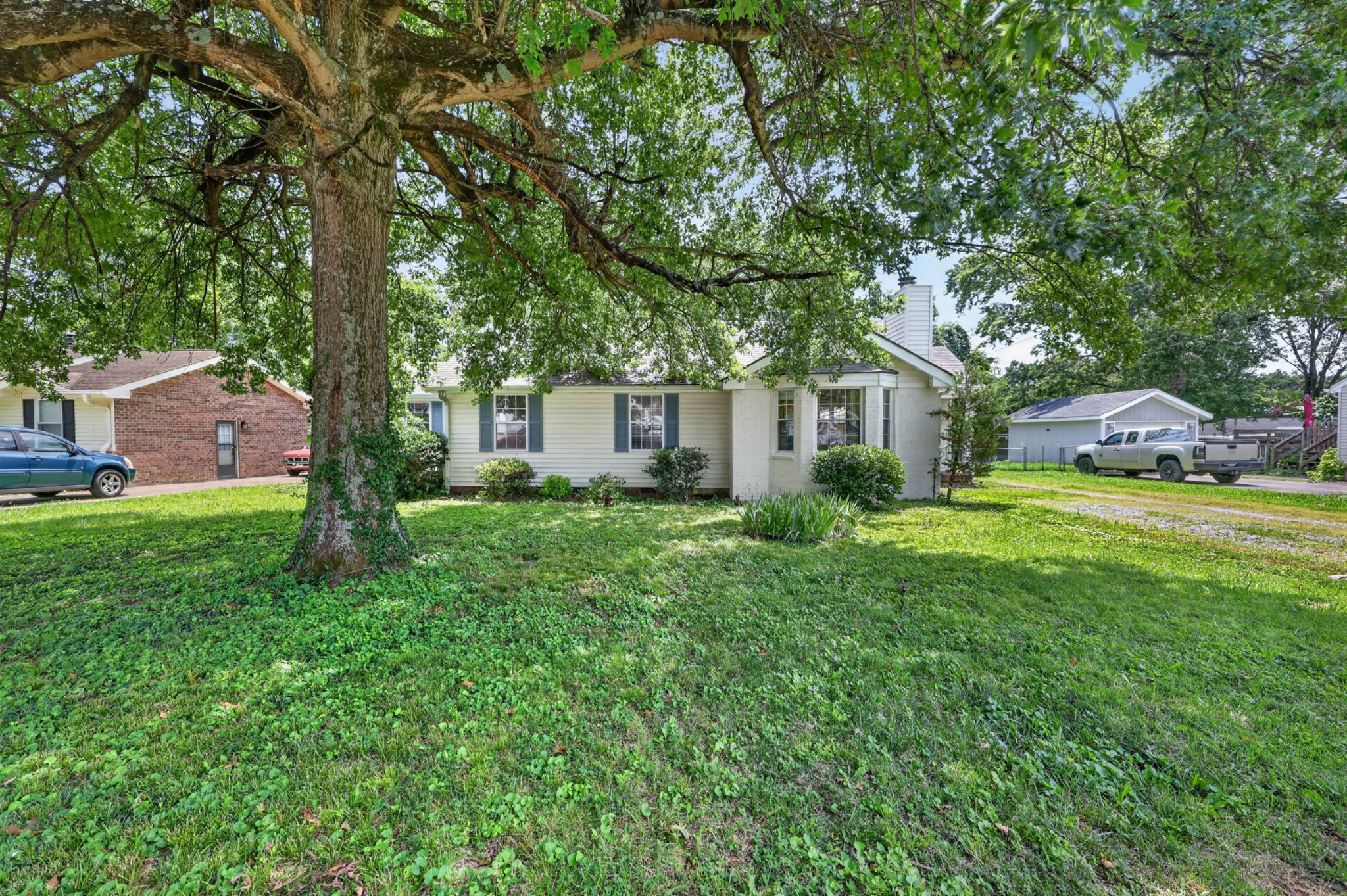 326 Raindrop Ln - Photo 2