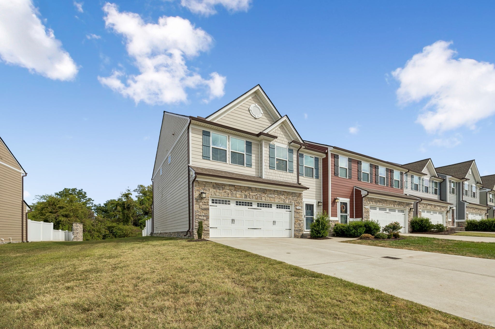 1426 Carderock Springs Dr