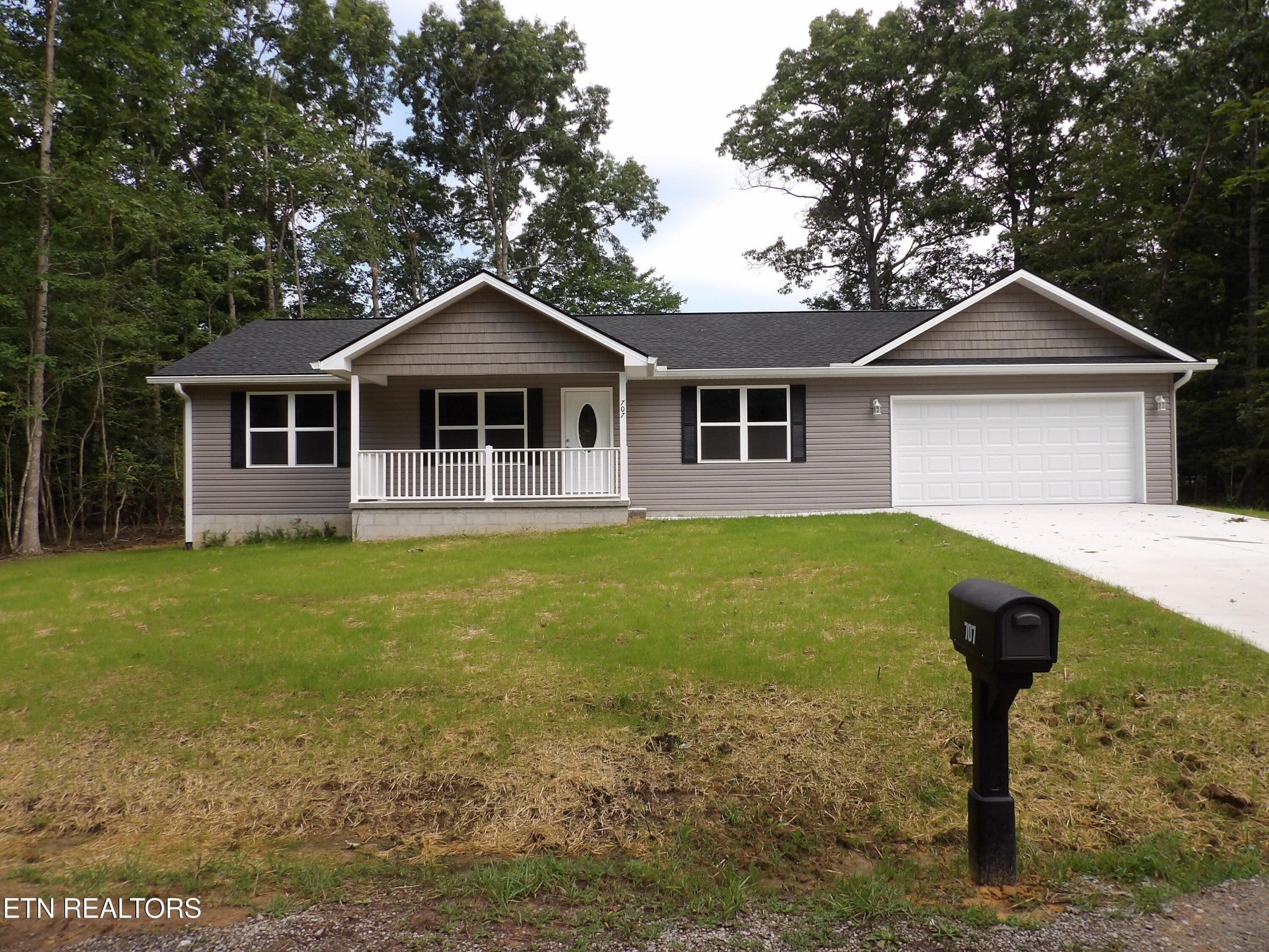 707 Oneida Lane