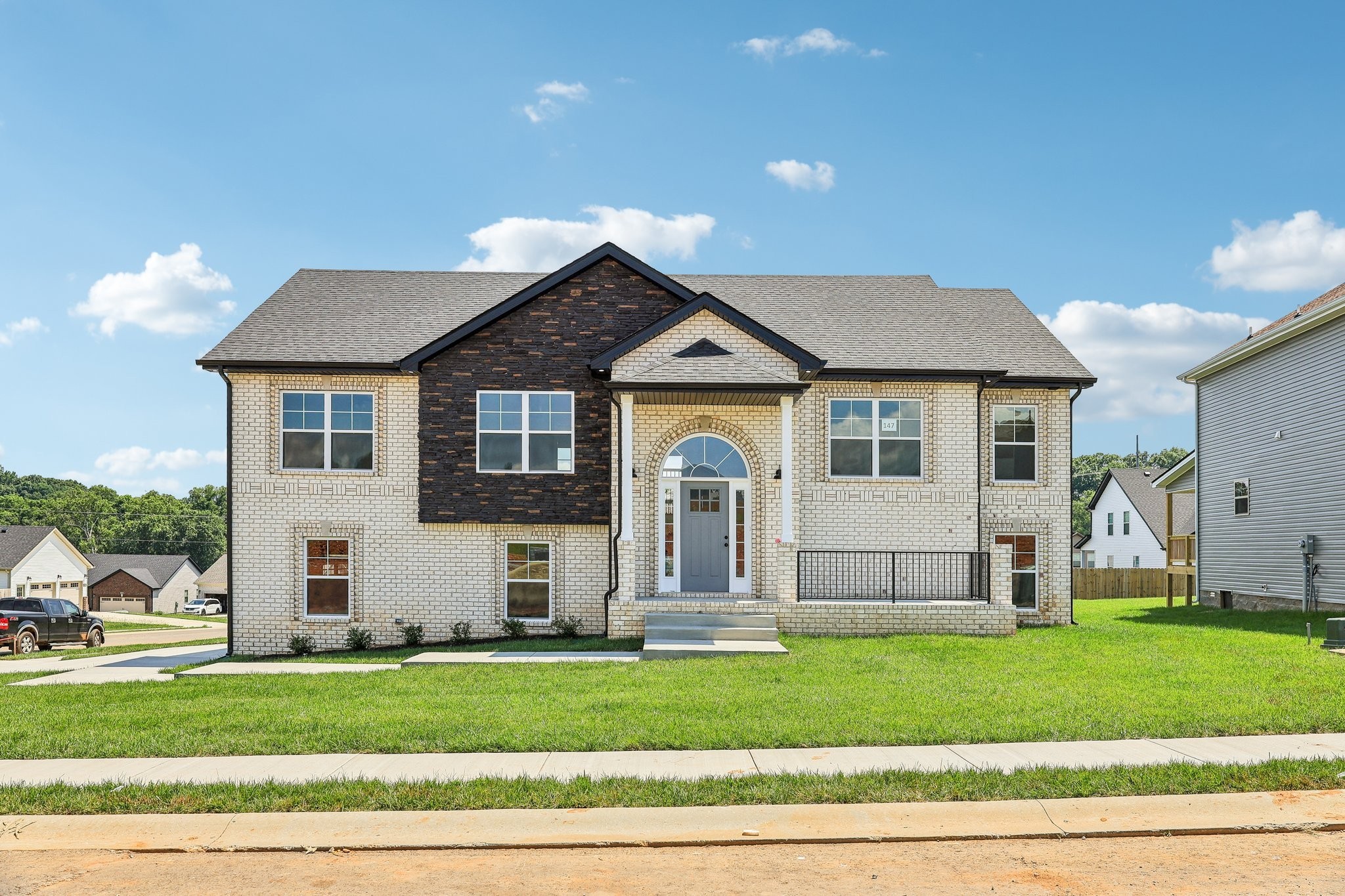 352 Cardinal Creek