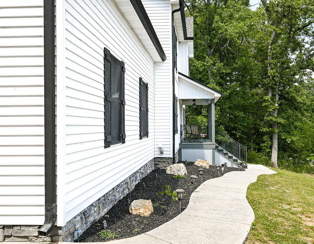 267 Lower Woods Trail NE