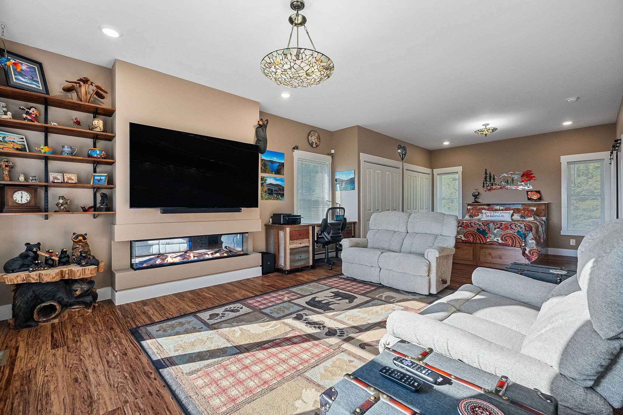 385 Oak Dr