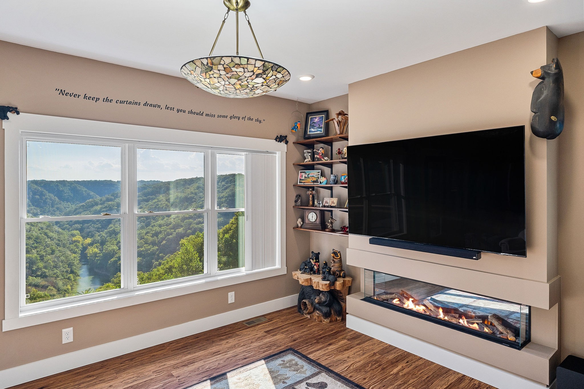 385 Oak Dr